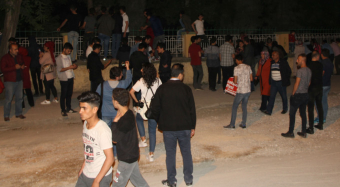 Mezarlıkta ağlayan esrarengiz kızın bulunduğu iddası ortalığı karıştırdı