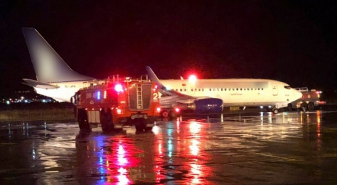 Uçakta yangın paniği!