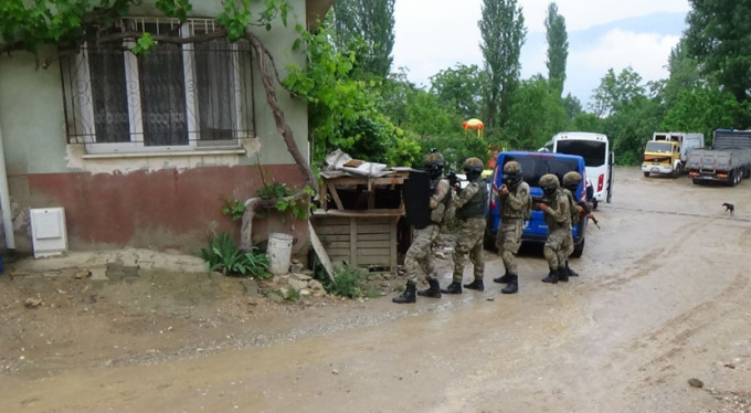 Bursa'da nefes kesen operasyon!