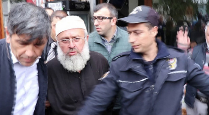 Abdullah Gül'e 'Rabia'lı protesto