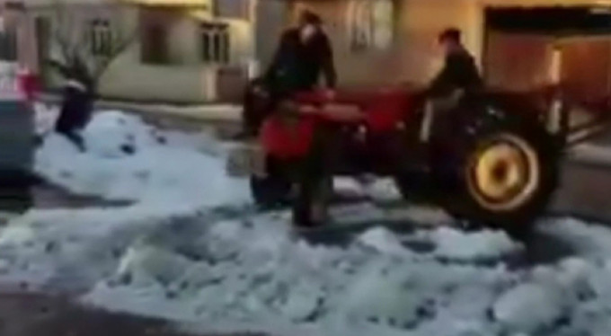 Bursa'da traktörle bakın ne yaptılar!