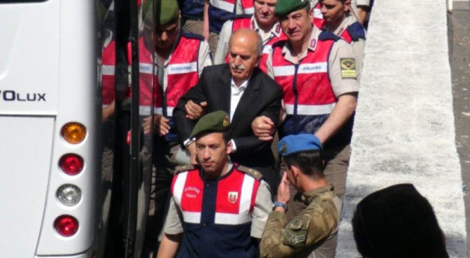 Himmet parasıyla öğrenci olmayanlara 40 ayrı burs