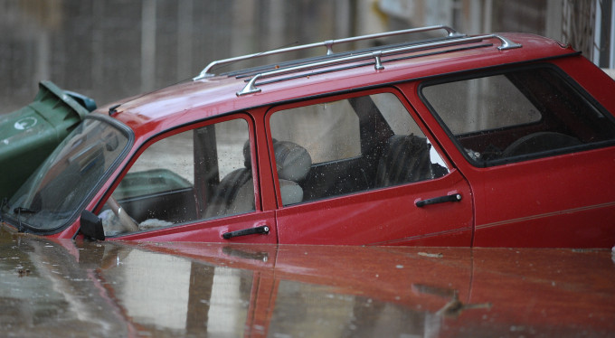 Bursa'yı sel vurdu! AFAD ve 112 ekipleri devrede