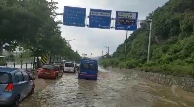 Bursa'da yine sel baskını!