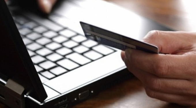 Çalıştığı bankayı dolandırdı!