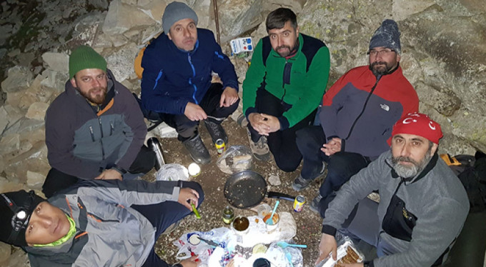 Bursalı dağcılardan 2543 metrede iftar