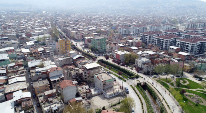 Bursa'da riskli alandaki binalar yıkılıyor