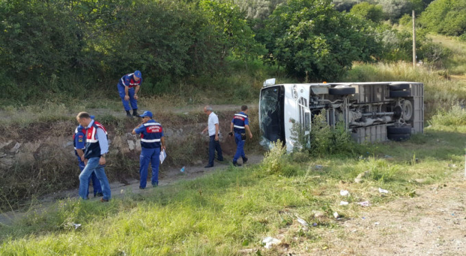 Bursa'da işçi servisi şarampole yuvarlandı!