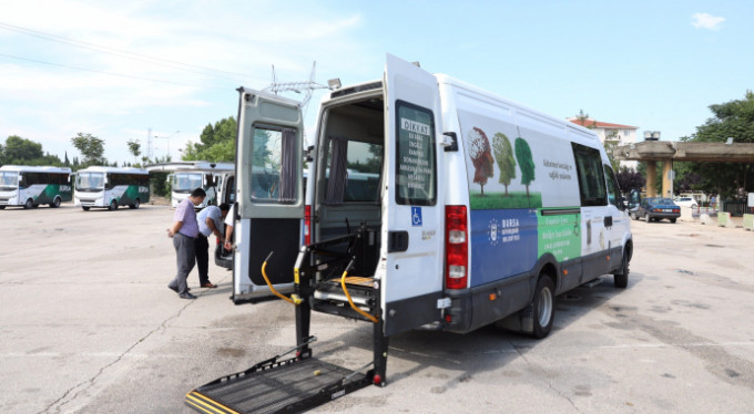 Bursa'da oy kullanmaya 'engel' yok