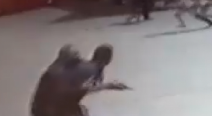 Bursa'da sokak ortasında dehşet anları!