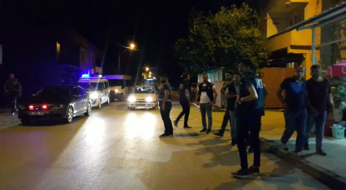 Ayakkabıların içini bile aradılar