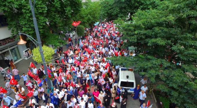 Bursa'da 'Sevgi Yürüyüşü'ne büyük ilgi!