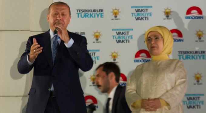 Erdoğan'dan tarihi balkon konuşması!