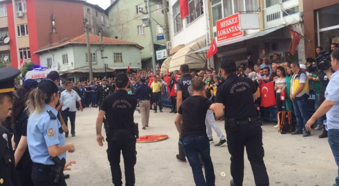 Bursa'da şehit cenazesinde gerginlik!