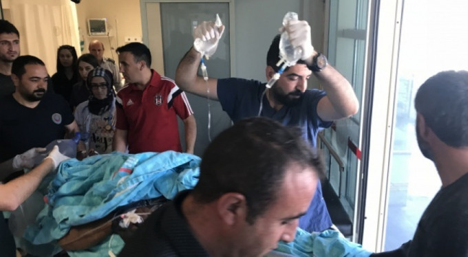 Kuşlara ateş ederken babasını vurdu