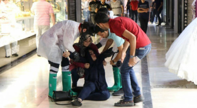 Kayseri'de kargodan gelen elbiseleri açan 10 kişi zehirlendi