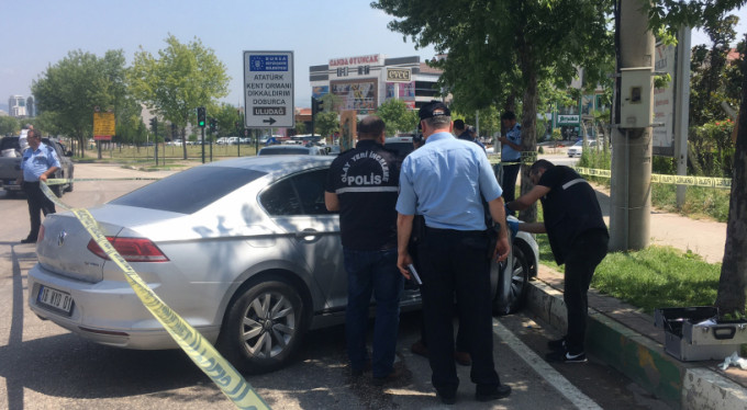 Bursa'da ünlü tatlıcıya silahlı saldırı!
