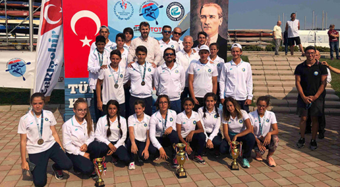 Büyükşehirli kanocular Eskişehir'i fethetti!