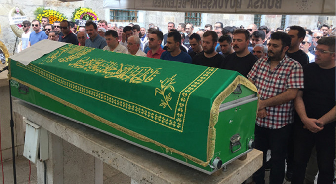 Ünlü tatlıcı son yolculuğuna uğurlandı...