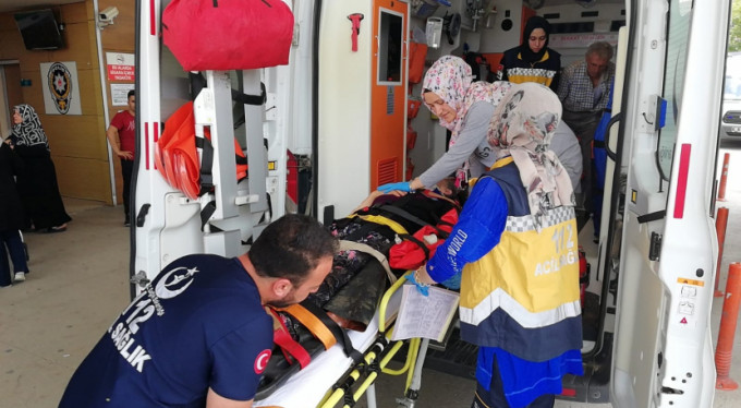 Otomobil şarampole uçtu: 5 yaralı