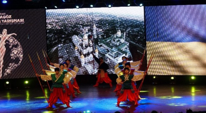 Bursa Altın Karagöz Halk Dansları Yarışması'nda yarı final heyecanı