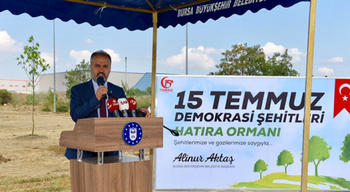 Demokrasi şehitleri için 251 fidan