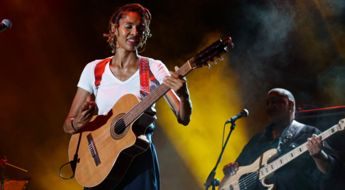 Yeni star Ayo Bursalıları coşturdu