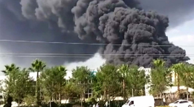 Antalya'da fabrikada büyük yangın