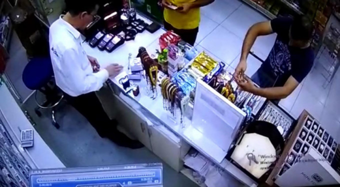 Bursa'da bin liralık tespih çaldı!