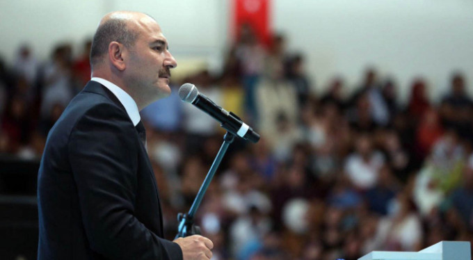 İçişleri Bakanı Süleyman Soylu gözyaşlarını tutamadı!