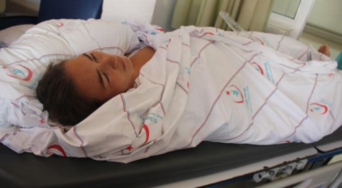 Üstünden tekne geçen kadın yaralandı