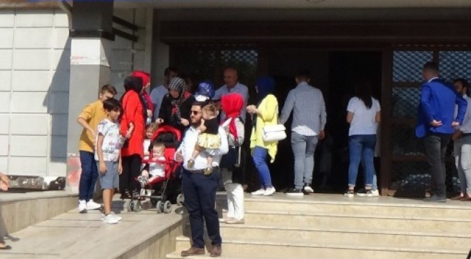 Bursa'da nik&acirc;hta ilginç olay!