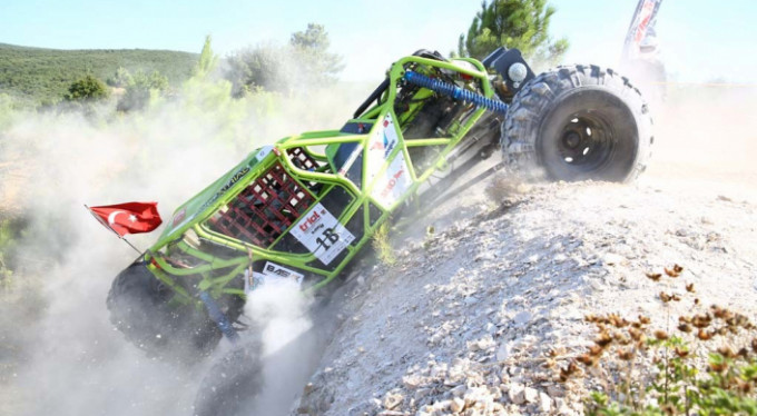 Bursa'da zorlu parkurlar nefes kesti...