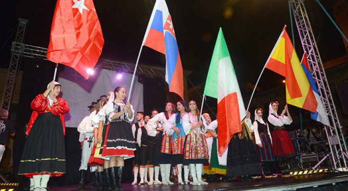 İtalya'da "Erguvan" esintisi