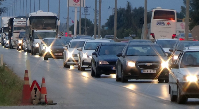 Ankara-Bursa yolunda bayram yoğunluğu