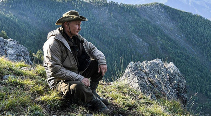 Putin dağlarda dolaşırken görüntülendi
