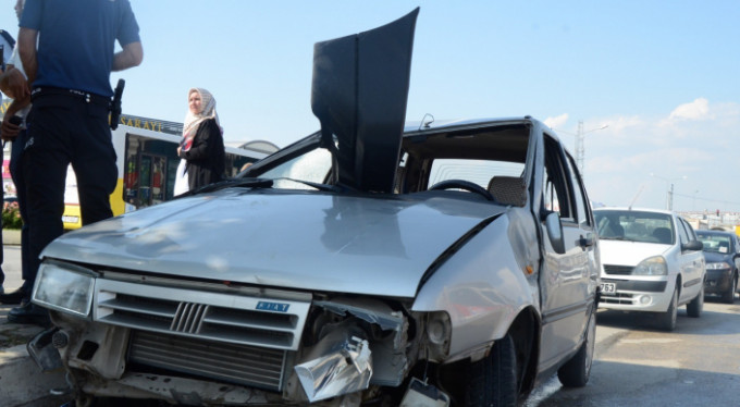 Bursa'da feci kaza! 2 yaralı