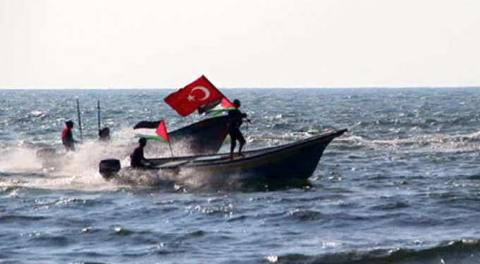 Filistinliler Akdeniz'de Türk bayrağı dalgalandırdı