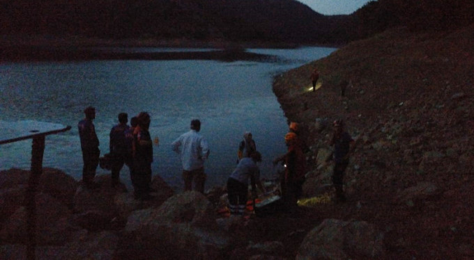 Bursa'da korku dolu anlar! Bataklığa saplandı...