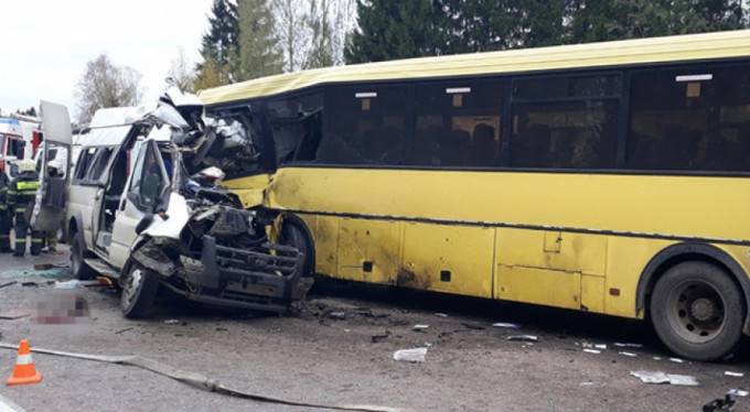 Rusya'da trafik kazası: 13 ölü