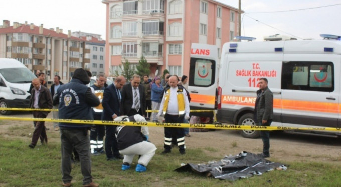 Tekirdağ'da vahşet: Eşini işe giderken sokak ortasında bıçaklayarak öldürdü