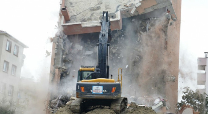 Bursa'da o apartmanlar yıkılıyor!
