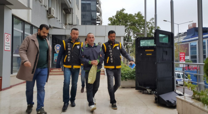 Eski eşini 18 yerinden bıçaklayarak öldürdü!