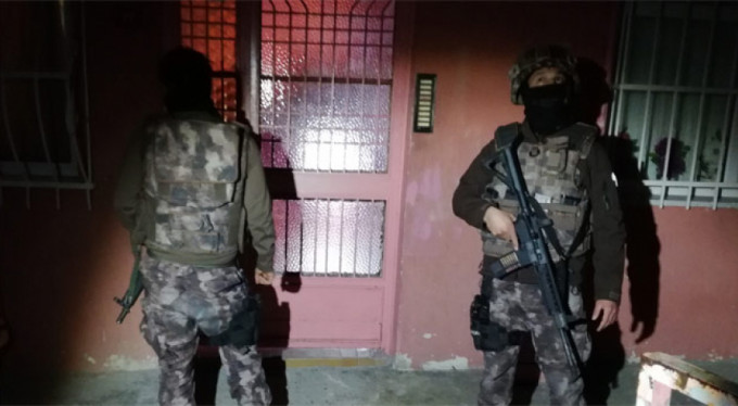 Araçların arasına bomba yerleştiren PKK'lılar yakalandı