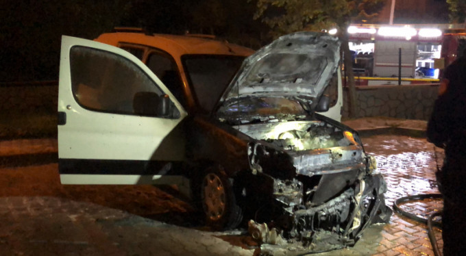 Park halindeyken alev alev yandı!