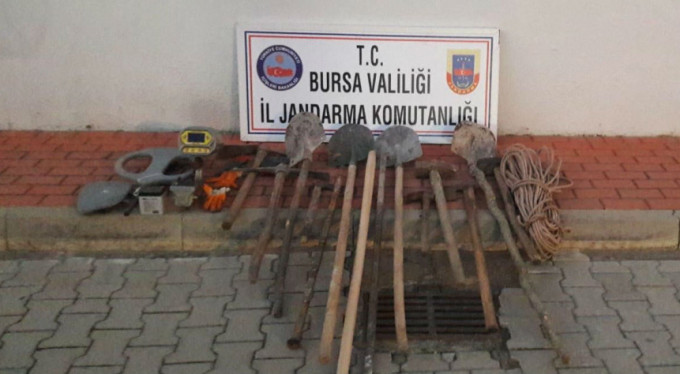 Bursa'da suçüstü yakalandılar! Balyoz, balta, keser...