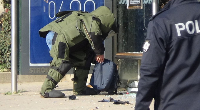 İl Emniyet Müdürlüğün yakınında şüpheli çanta paniği!