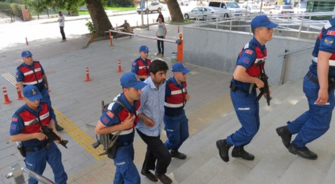 Bursa'da iftar sofrasında ailesini katletti!