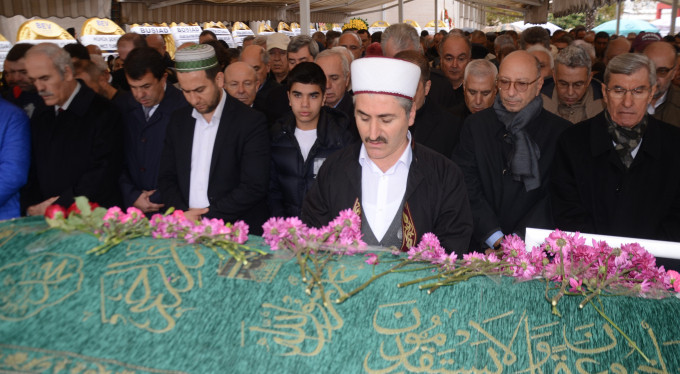 İş adamı Kemal Türkün son yolculuğuna uğurlandı
