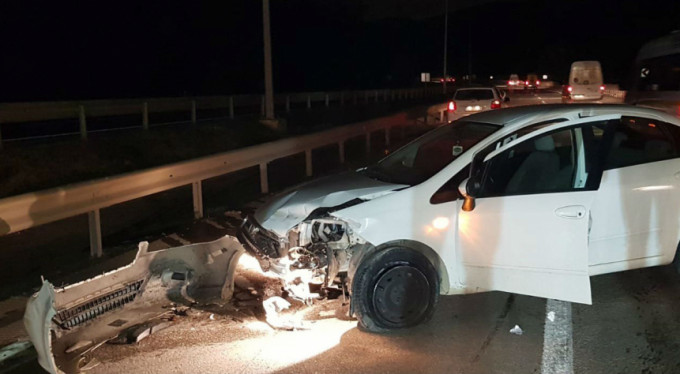 Bursa'da jandarmanın üzerine araç sürdüler!